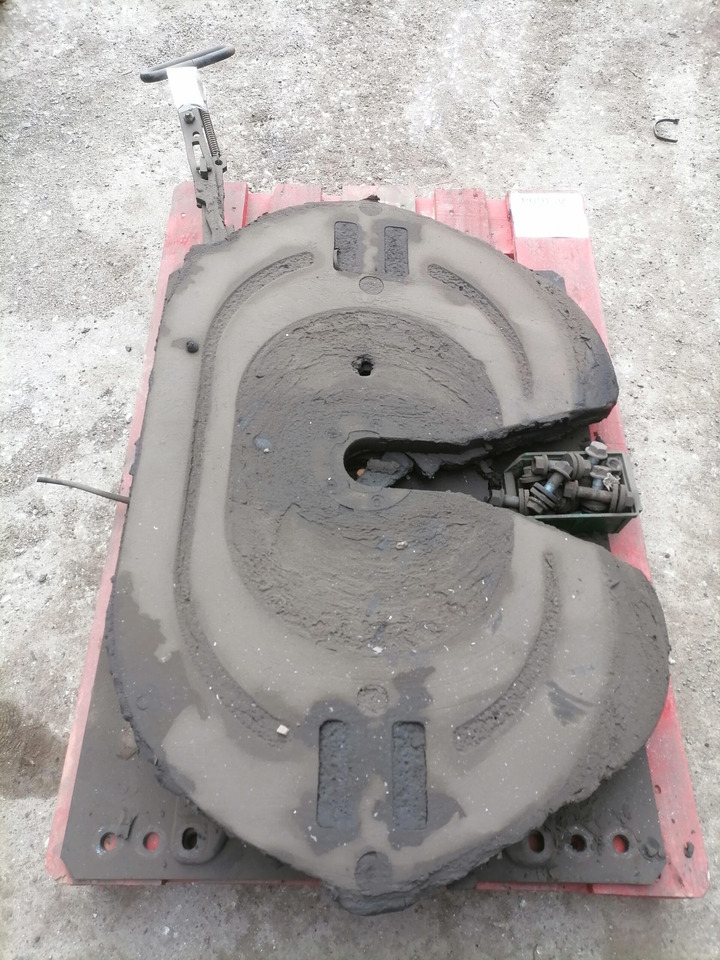 MAN Fifht wheel 81427106217 - Quinta-roda para Camião: foto 4 MAN Fifht wheel 81427106217 - Quinta-roda para Camião: foto 4