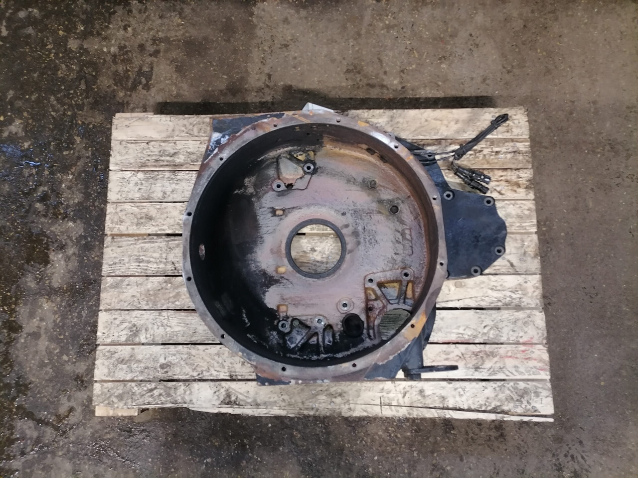 MAN Flywheel housing 51014013232 - Volante do motor para Camião: foto 1 MAN Flywheel housing 51014013232 - Volante do motor para Camião: foto 1