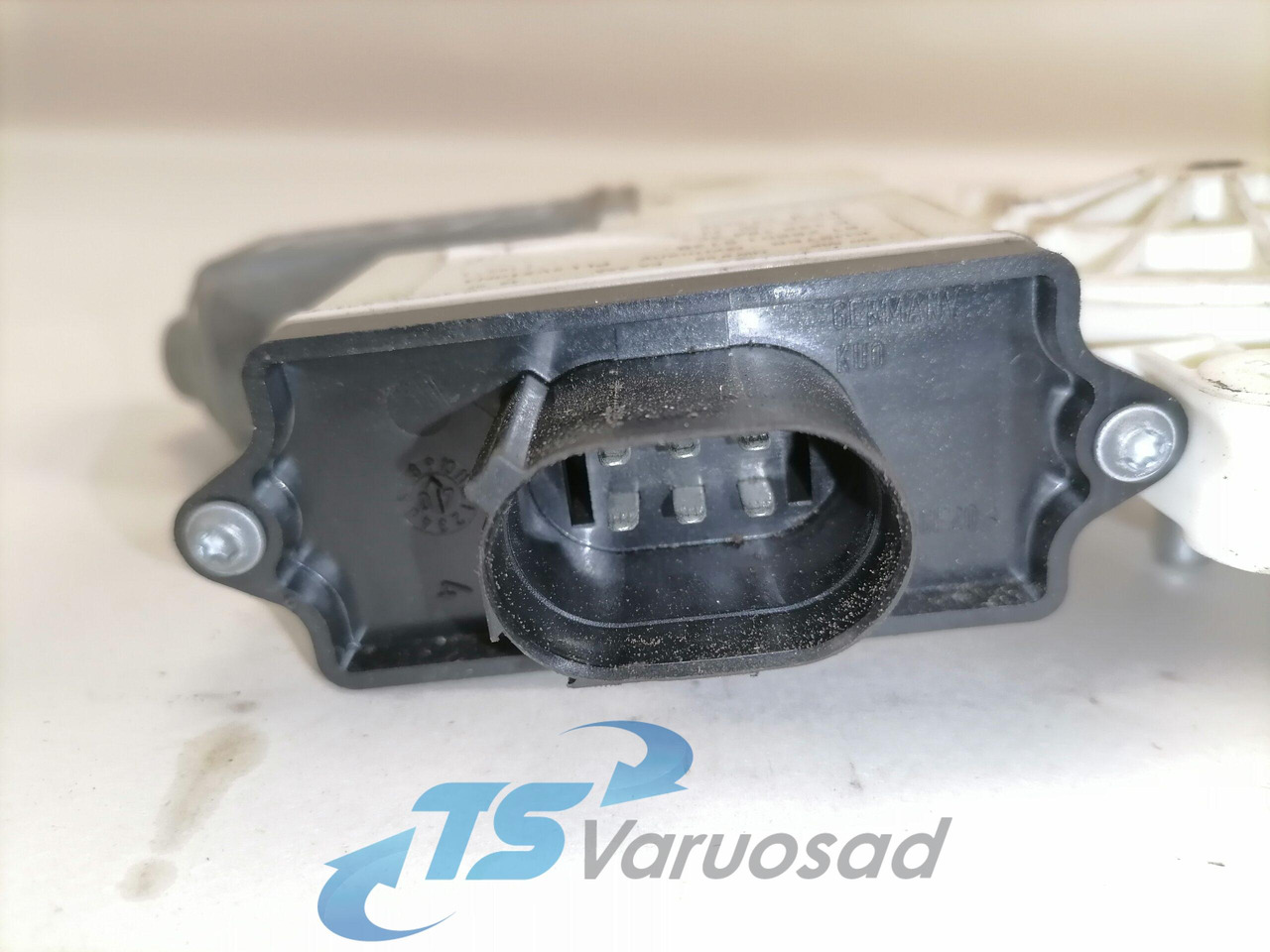 MAN Glass lift 81286016138 - Vidro e peças para Camião: foto 2 MAN Glass lift 81286016138 - Vidro e peças para Camião: foto 2