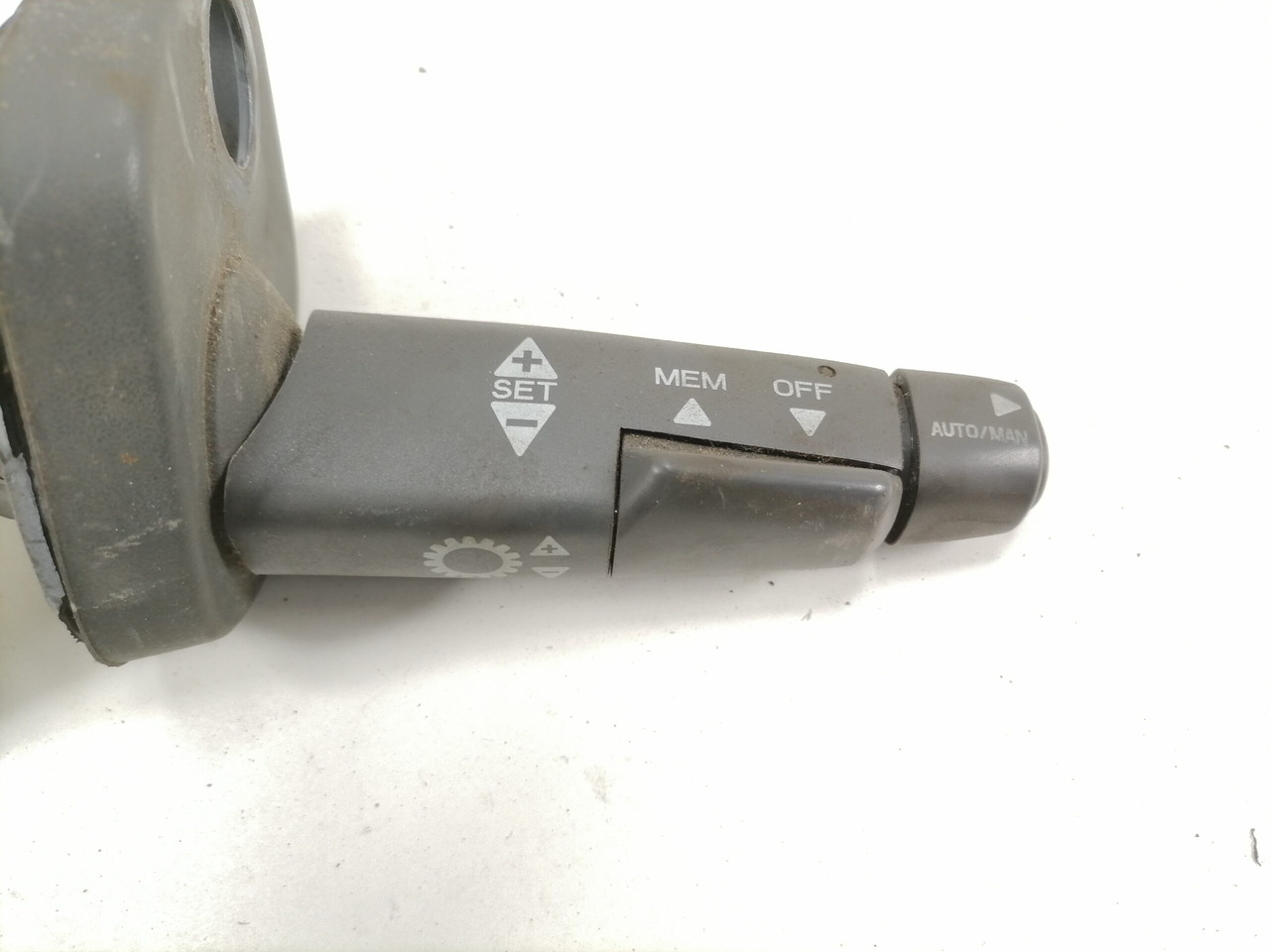 MAN Switch, cruise control 255090078 - Sistema elétrico para Camião: foto 2 MAN Switch, cruise control 255090078 - Sistema elétrico para Camião: foto 2