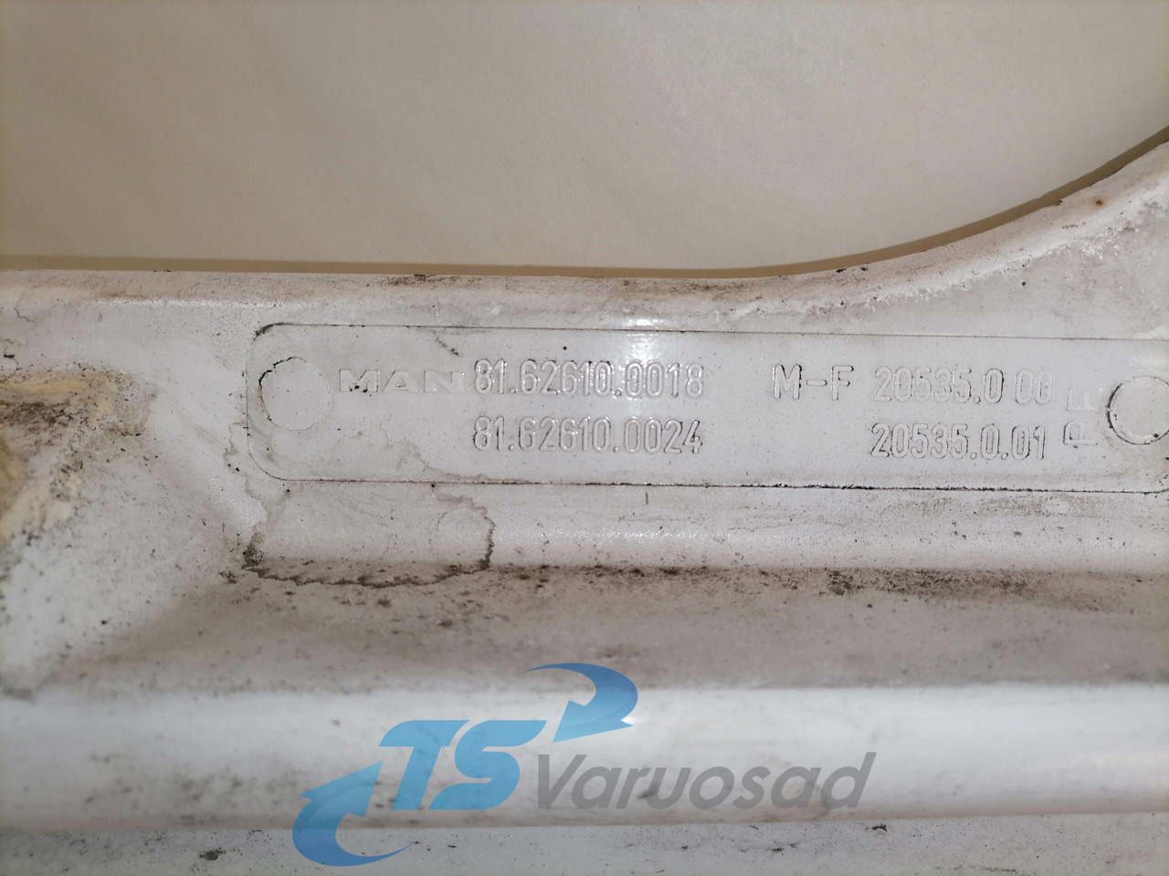 MAN Ukse pikendus, parem 81626100018 - Porta e peças para Camião: foto 2 MAN Ukse pikendus, parem 81626100018 - Porta e peças para Camião: foto 2