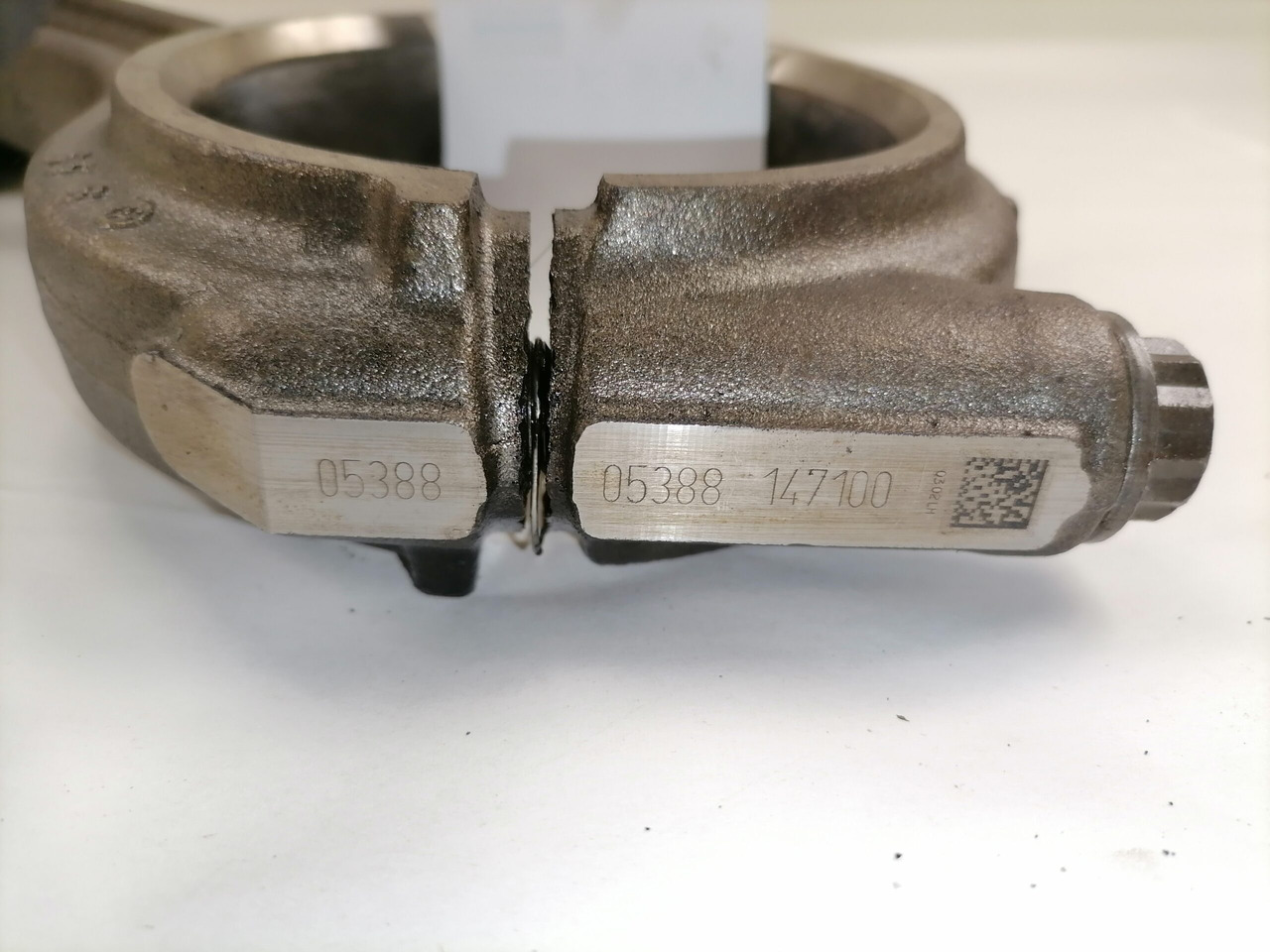 Mercedes-Benz Connecting rod + piston A4710371601 - Piston/ Anel/ Buch para Camião: foto 5 Mercedes-Benz Connecting rod + piston A4710371601 - Piston/ Anel/ Buch para Camião: foto 5