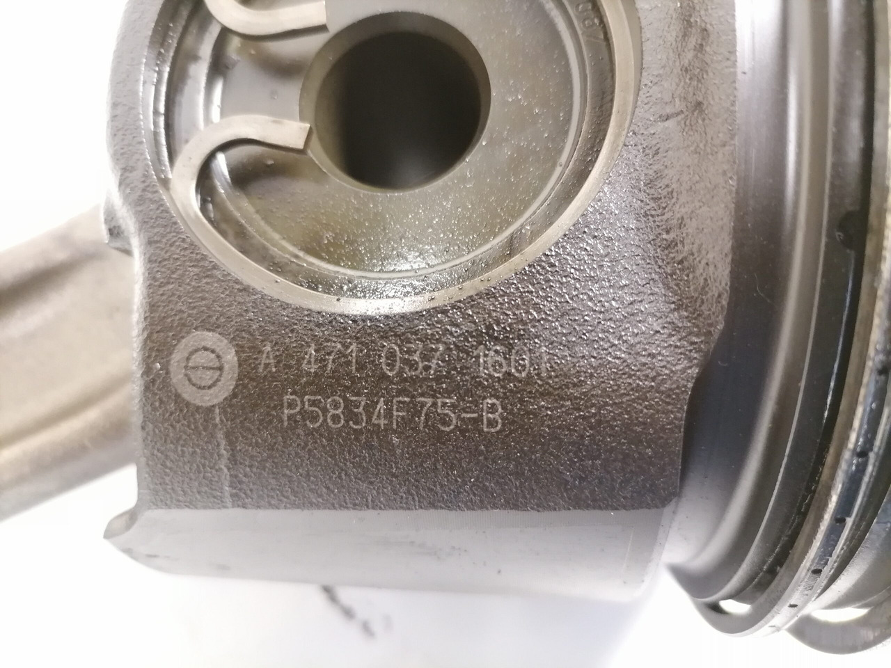 Mercedes-Benz Connecting rod + piston A4710371601 - Piston/ Anel/ Buch para Camião: foto 5 Mercedes-Benz Connecting rod + piston A4710371601 - Piston/ Anel/ Buch para Camião: foto 5