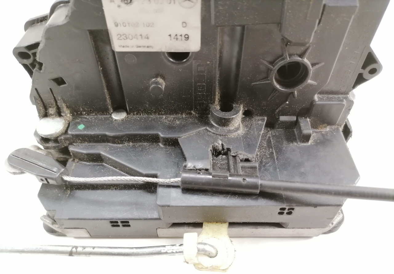 Mercedes-Benz Door lock A9607230001 - Porta e peças para Camião: foto 5 Mercedes-Benz Door lock A9607230001 - Porta e peças para Camião: foto 5