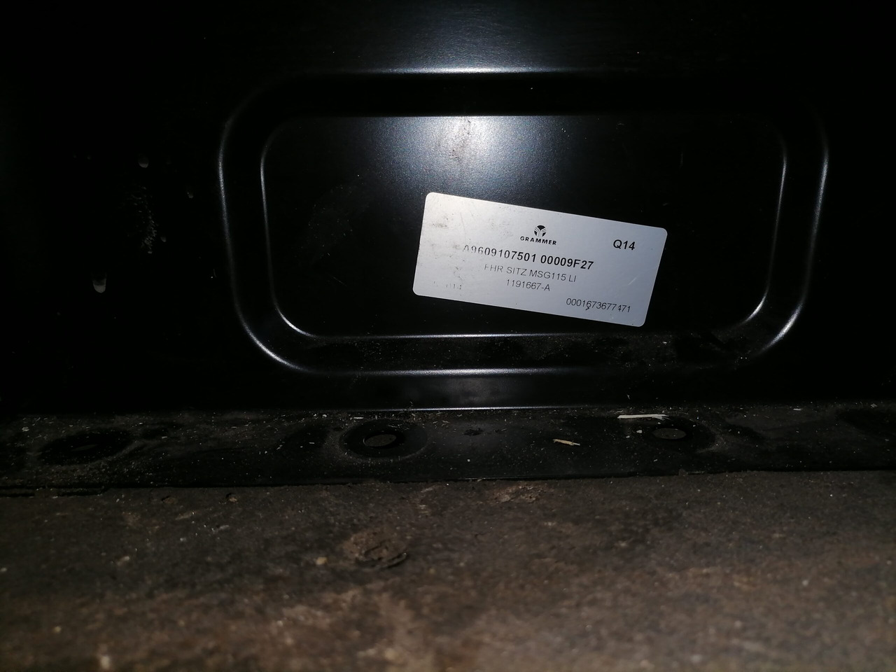 Mercedes-Benz Juhiiste A9609107501 - Banco para Camião: foto 5 Mercedes-Benz Juhiiste A9609107501 - Banco para Camião: foto 5