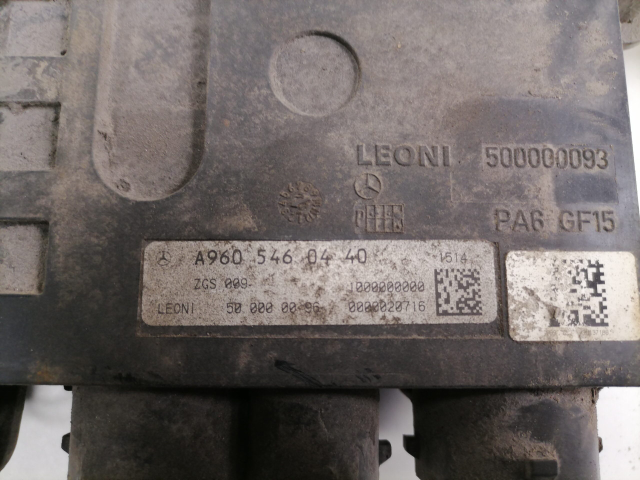 Mercedes-Benz Juhtmestiku harukarp A9605460440 - Fusível para Camião: foto 4 Mercedes-Benz Juhtmestiku harukarp A9605460440 - Fusível para Camião: foto 4