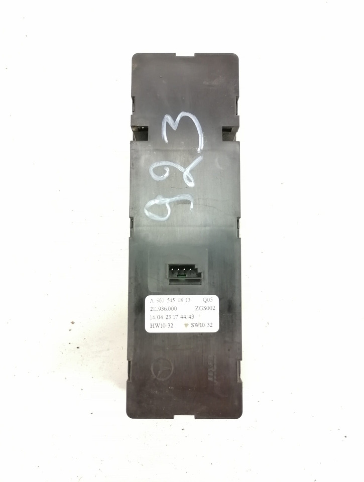 Mercedes-Benz Lüliti, klaasitõstuk A9605450813 - Cabine para Camião: foto 2 Mercedes-Benz Lüliti, klaasitõstuk A9605450813 - Cabine para Camião: foto 2