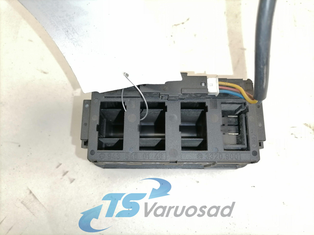 Mercedes-Benz Lülitite moodul 9435400146 - Cabine para Camião: foto 3 Mercedes-Benz Lülitite moodul 9435400146 - Cabine para Camião: foto 3