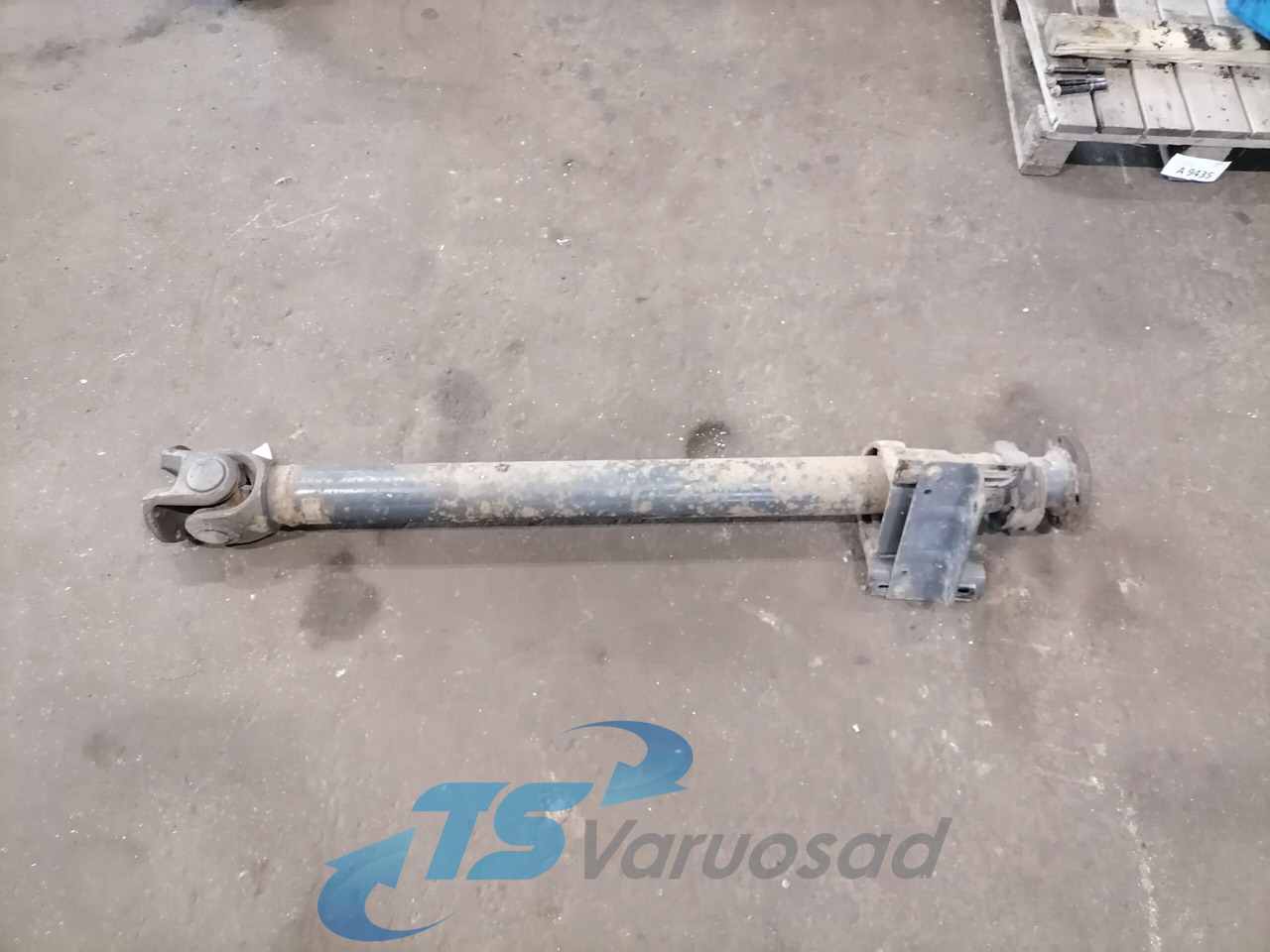 Mercedes-Benz Propeller shaft A6574101504 - Veio de transmissão para Camião: foto 1 Mercedes-Benz Propeller shaft A6574101504 - Veio de transmissão para Camião: foto 1