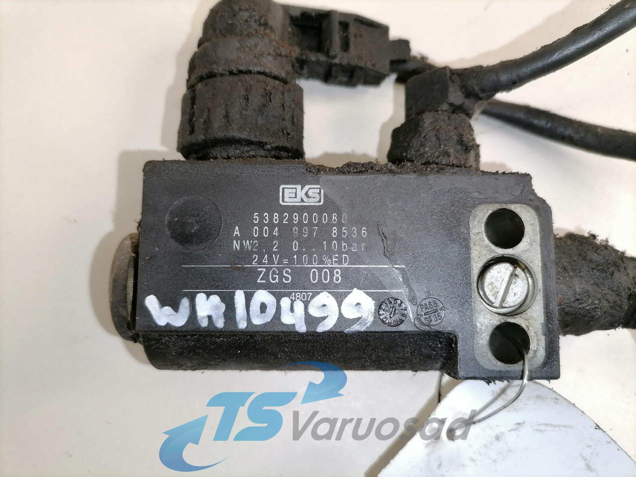 Mercedes-Benz Solenoid valve A0049978536 - Válvula de freio para Camião: foto 2 Mercedes-Benz Solenoid valve A0049978536 - Válvula de freio para Camião: foto 2