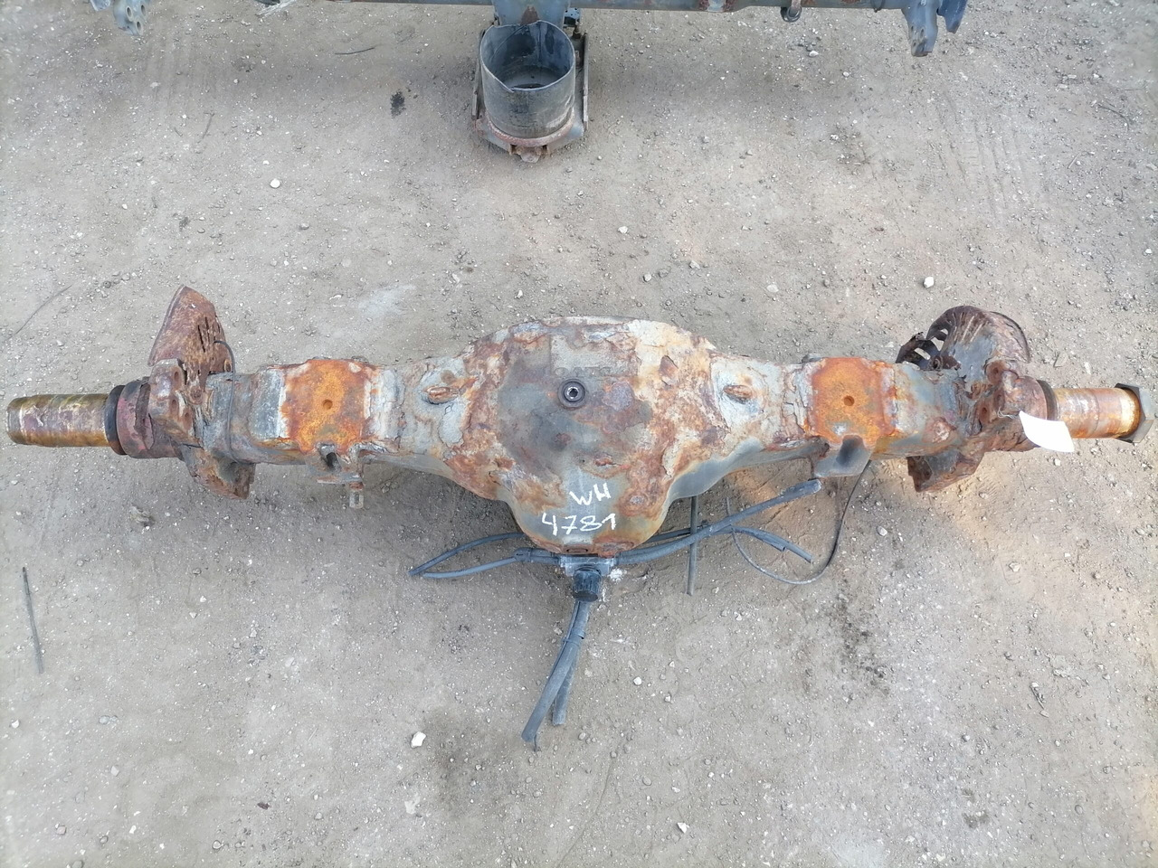 Rear axel housing 1048418 - Eixo e peças para Camião: foto 5 Rear axel housing 1048418 - Eixo e peças para Camião: foto 5