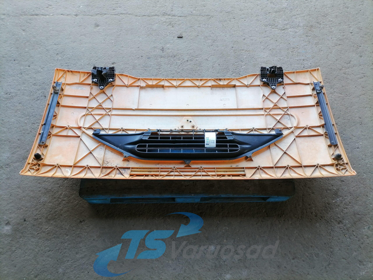 Renault Iluvõre 5010301618 - Grade radiador para Camião: foto 2 Renault Iluvõre 5010301618 - Grade radiador para Camião: foto 2