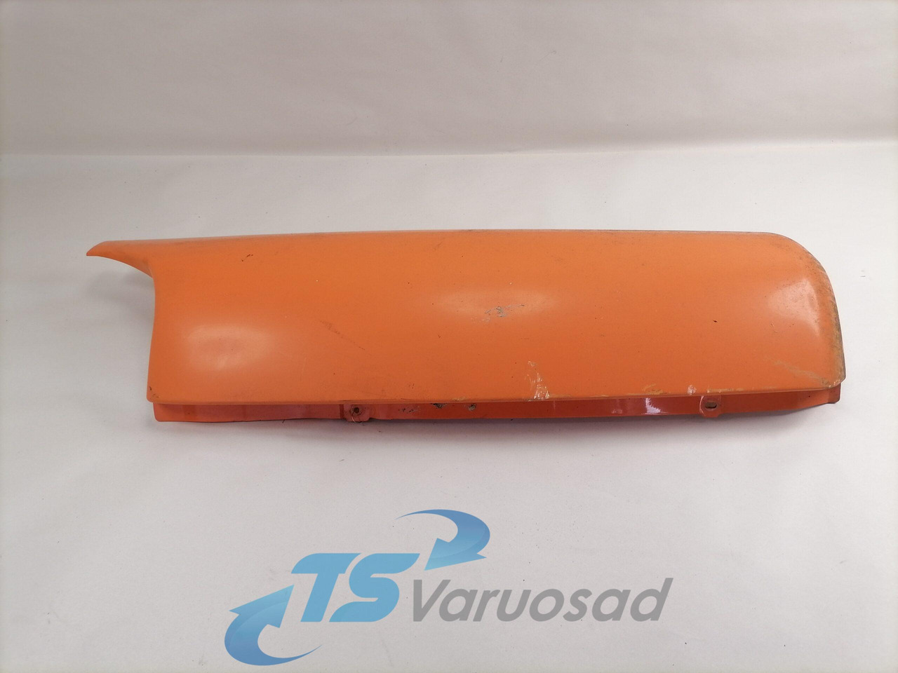 Renault Kabiini nurgapõsk, vasak 5010353331 - Grade radiador para Camião: foto 1 Renault Kabiini nurgapõsk, vasak 5010353331 - Grade radiador para Camião: foto 1