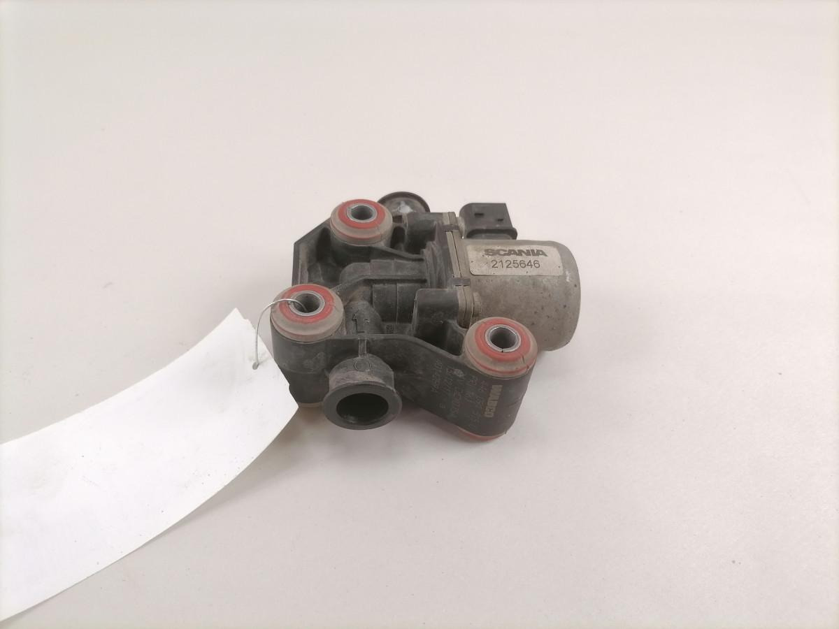 Scania ADBlue klapp 2125646 - Sistema de combustível para Camião: foto 2 Scania ADBlue klapp 2125646 - Sistema de combustível para Camião: foto 2