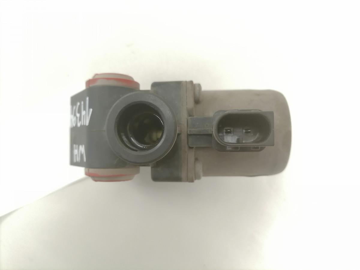 Scania ADBlue klapp 2125646 - Sistema de combustível para Camião: foto 3 Scania ADBlue klapp 2125646 - Sistema de combustível para Camião: foto 3