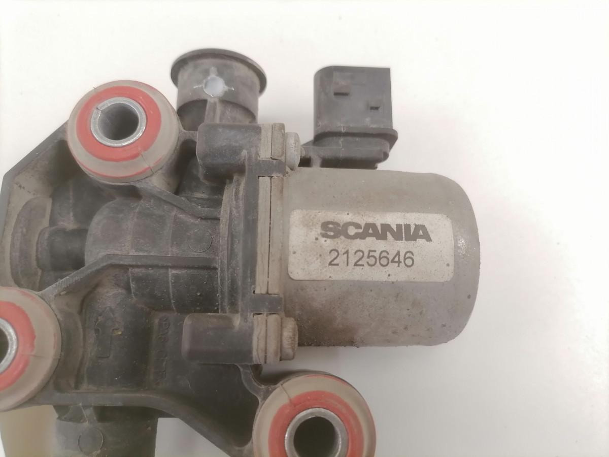 Scania ADBlue klapp 2125646 - Sistema de combustível para Camião: foto 4 Scania ADBlue klapp 2125646 - Sistema de combustível para Camião: foto 4