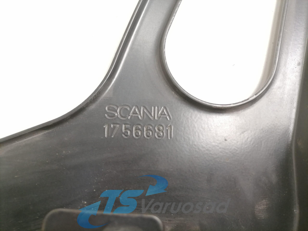 Scania Air deflector bracket 1756681 - Aerodinâmica/ Aerofólio para Camião: foto 5 Scania Air deflector bracket 1756681 - Aerodinâmica/ Aerofólio para Camião: foto 5