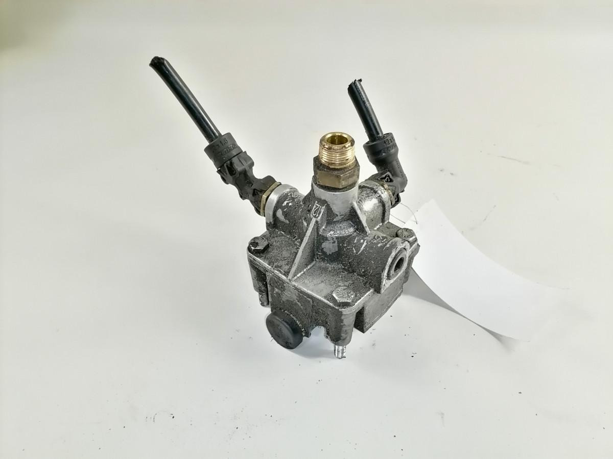 Scania Air pressure control valve 2038219 - Válvula de freio para Camião: foto 2 Scania Air pressure control valve 2038219 - Válvula de freio para Camião: foto 2