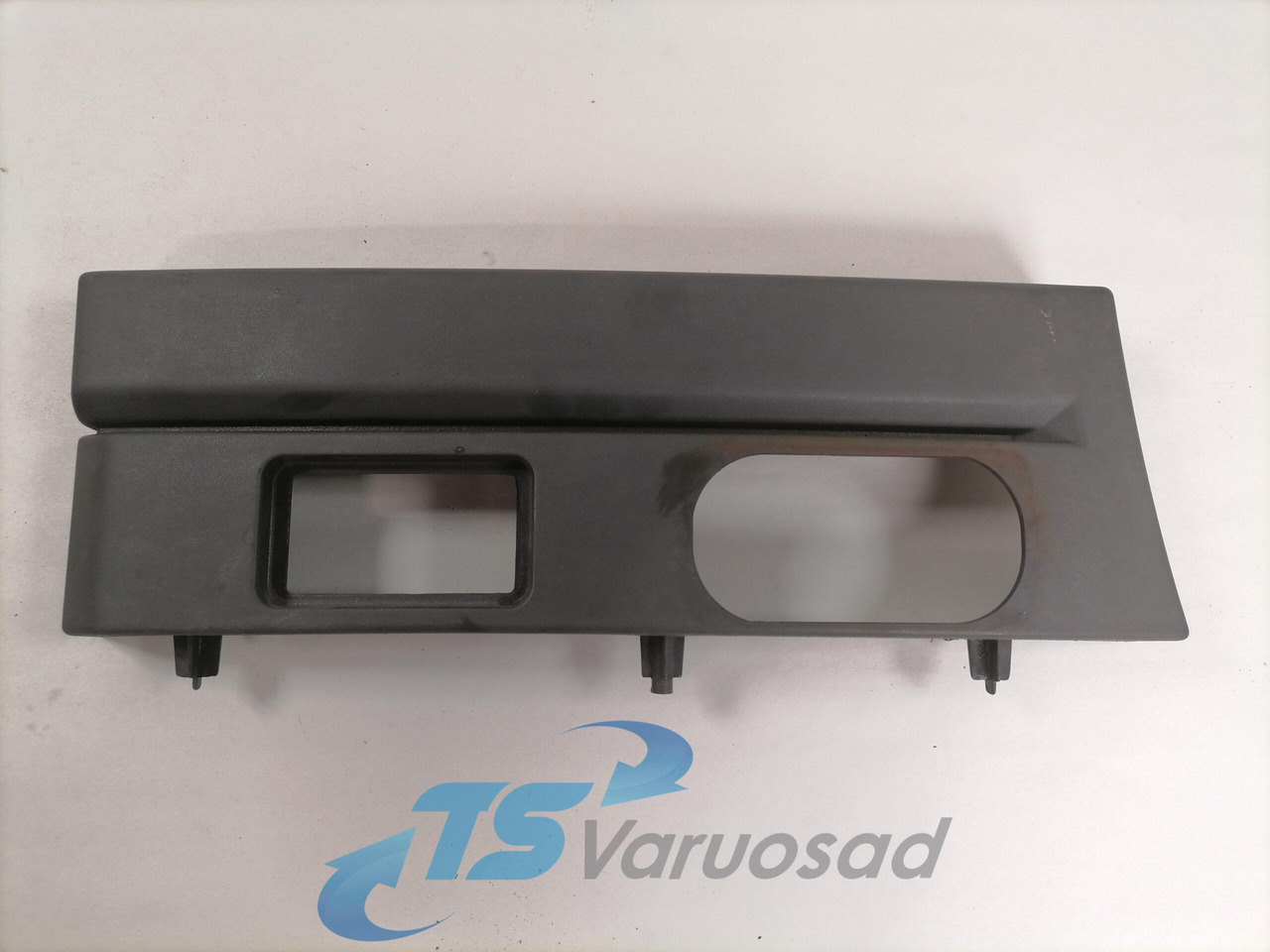 Scania Astmelaua plastik kate, keskmine parem 1501343 - Estribo para Camião: foto 1 Scania Astmelaua plastik kate, keskmine parem 1501343 - Estribo para Camião: foto 1