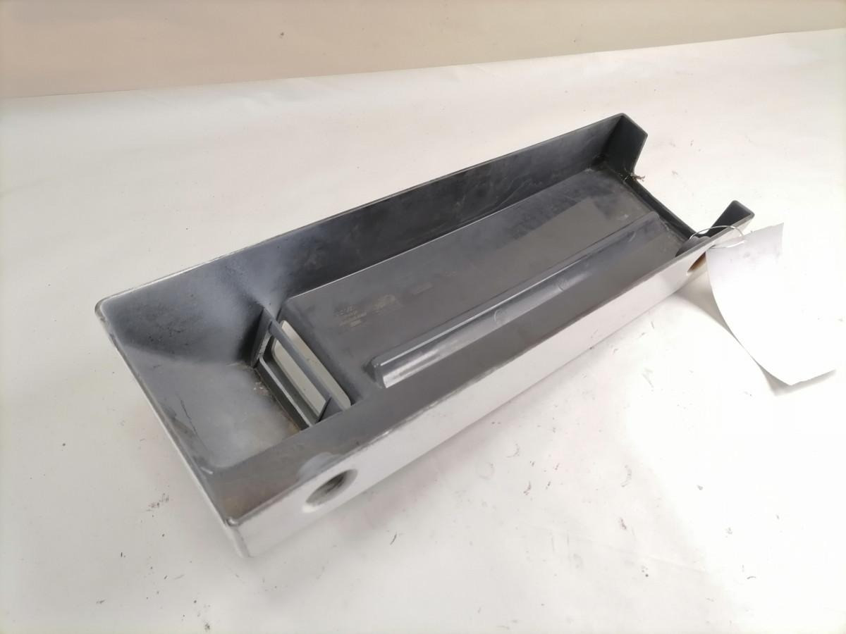 Scania Astmelaua plastik kate, keskmine parem 1946924 - Estribo para Camião: foto 3 Scania Astmelaua plastik kate, keskmine parem 1946924 - Estribo para Camião: foto 3