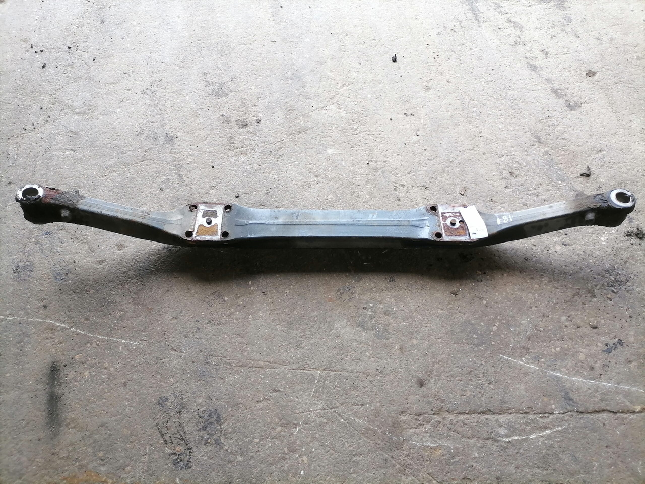 Scania Axel housing 1394399 - Eixo dianteiro para Camião: foto 2 Scania Axel housing 1394399 - Eixo dianteiro para Camião: foto 2