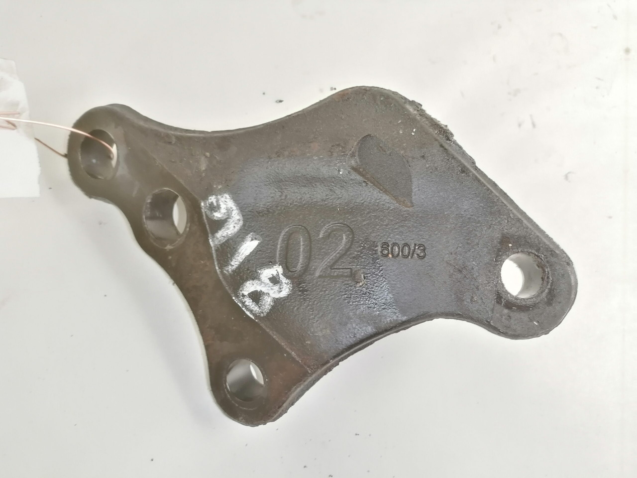 Scania Bracket 1846302 - Estrutura/ Châssis para Camião: foto 3 Scania Bracket 1846302 - Estrutura/ Châssis para Camião: foto 3