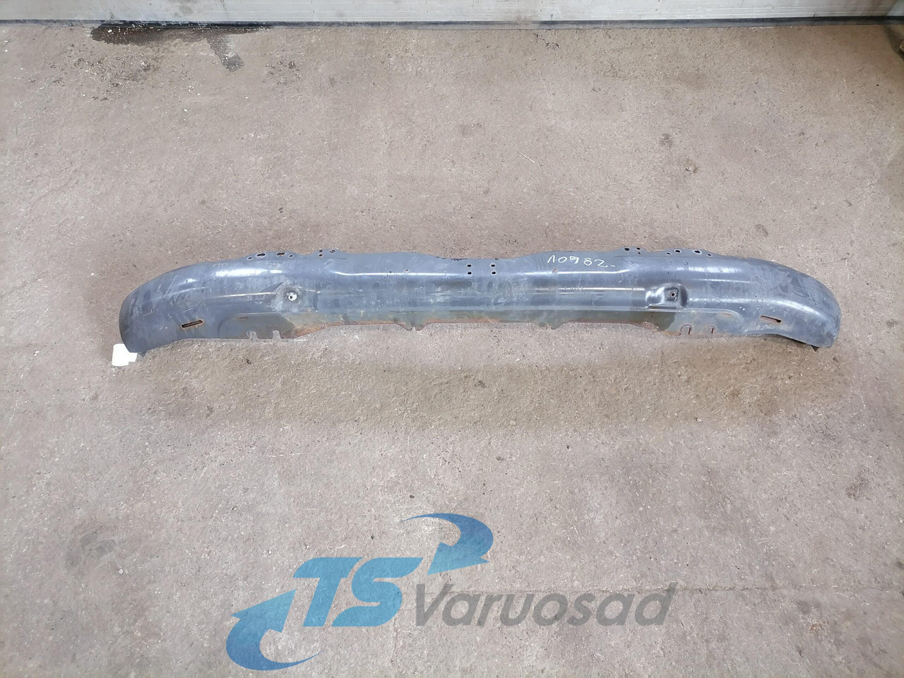 Scania Bumper 1787347 - Para-choque para Camião: foto 1 Scania Bumper 1787347 - Para-choque para Camião: foto 1