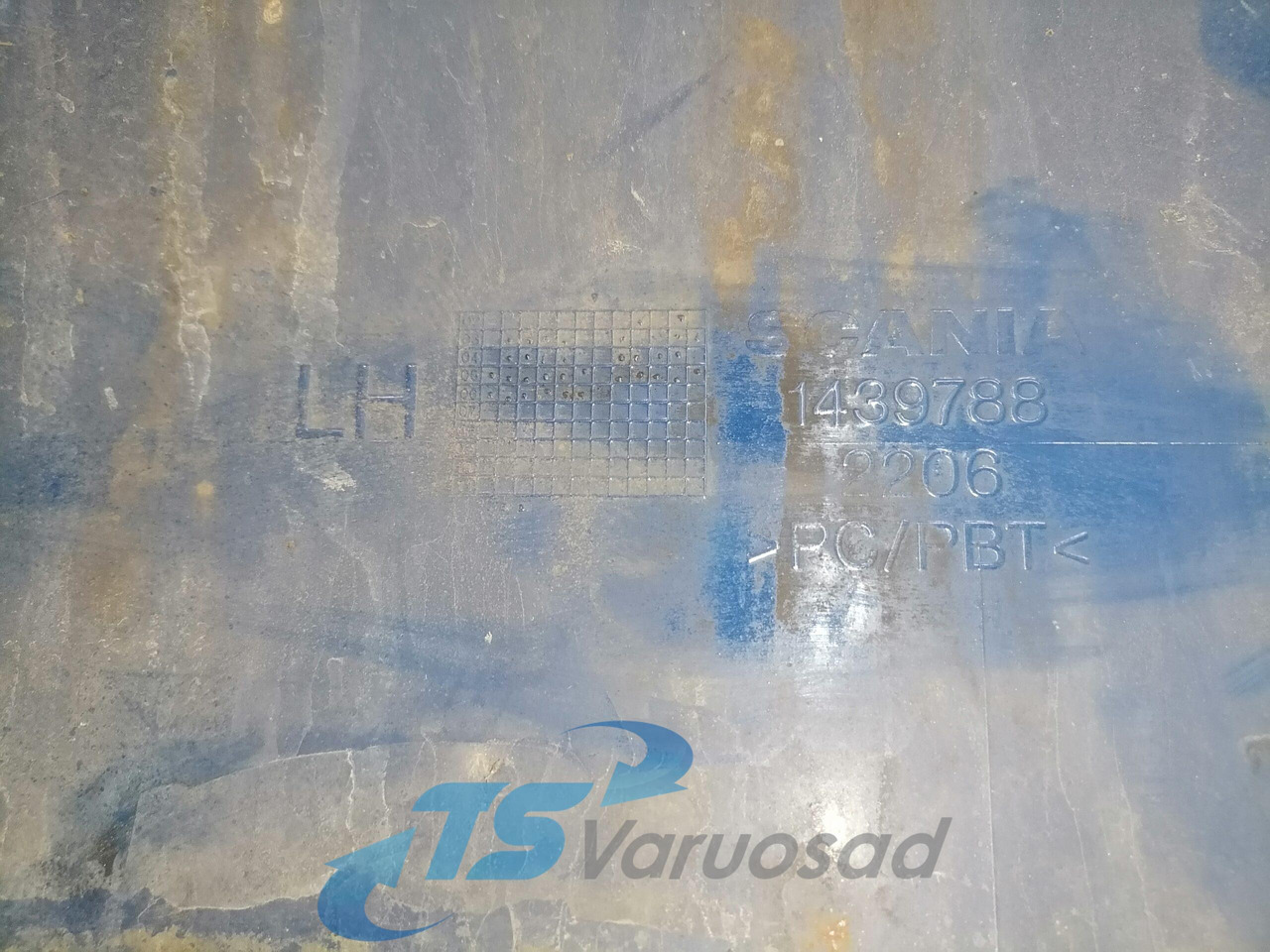 Scania Bumper cover 1439788 - Canto do pára-choque para Camião: foto 2 Scania Bumper cover 1439788 - Canto do pára-choque para Camião: foto 2