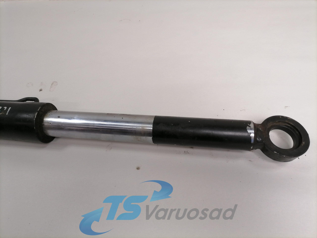 Scania Cab tilting cylinder 1517324 - Suspensão da cabina para Camião: foto 4 Scania Cab tilting cylinder 1517324 - Suspensão da cabina para Camião: foto 4