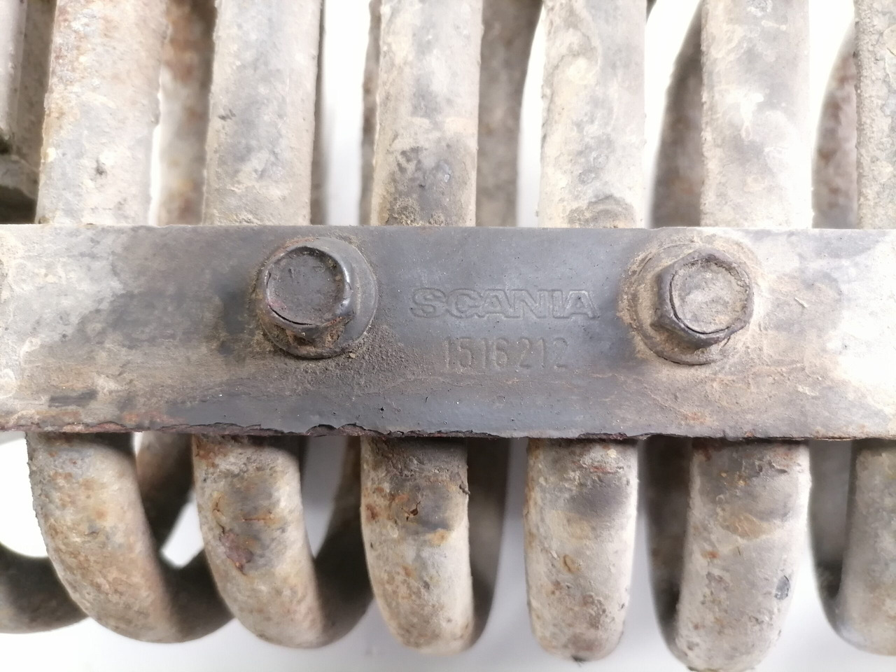 Scania Compressor air pipe 1747246 - Compressor, sistema de ar comprimido para Camião: foto 2 Scania Compressor air pipe 1747246 - Compressor, sistema de ar comprimido para Camião: foto 2