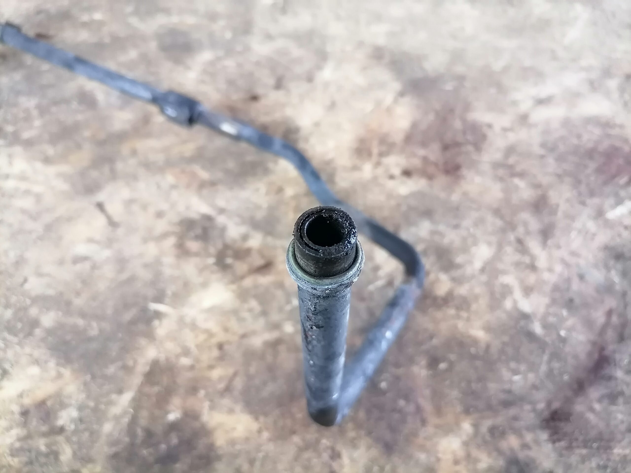 Scania Compressor air pipe 1863947 - Compressor, sistema de ar comprimido para Camião: foto 3 Scania Compressor air pipe 1863947 - Compressor, sistema de ar comprimido para Camião: foto 3