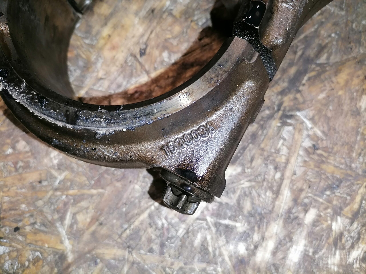 Scania Connecting rod + piston 1798596 - Piston/ Anel/ Buch para Camião: foto 3 Scania Connecting rod + piston 1798596 - Piston/ Anel/ Buch para Camião: foto 3