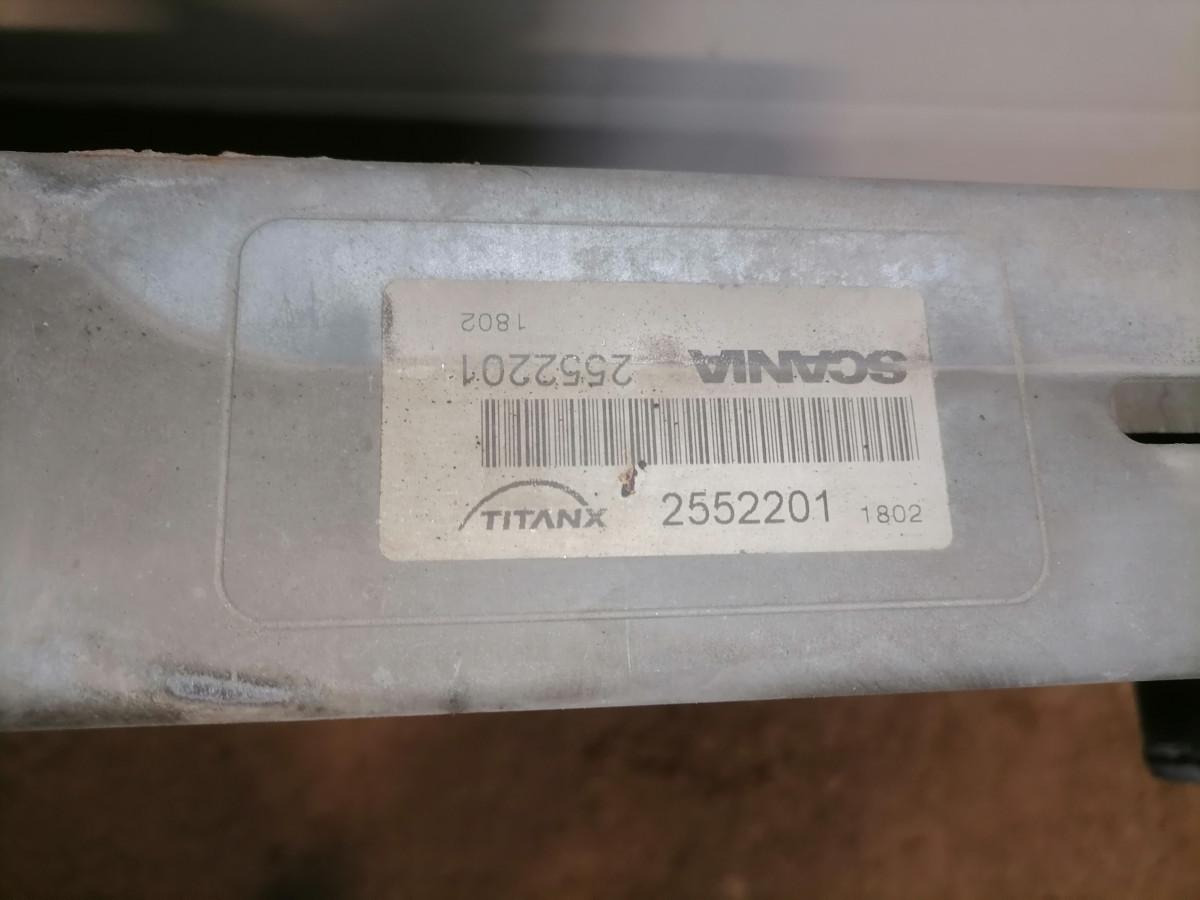 Scania Cooling radiator 2552201 - Radiador para Camião: foto 3 Scania Cooling radiator 2552201 - Radiador para Camião: foto 3