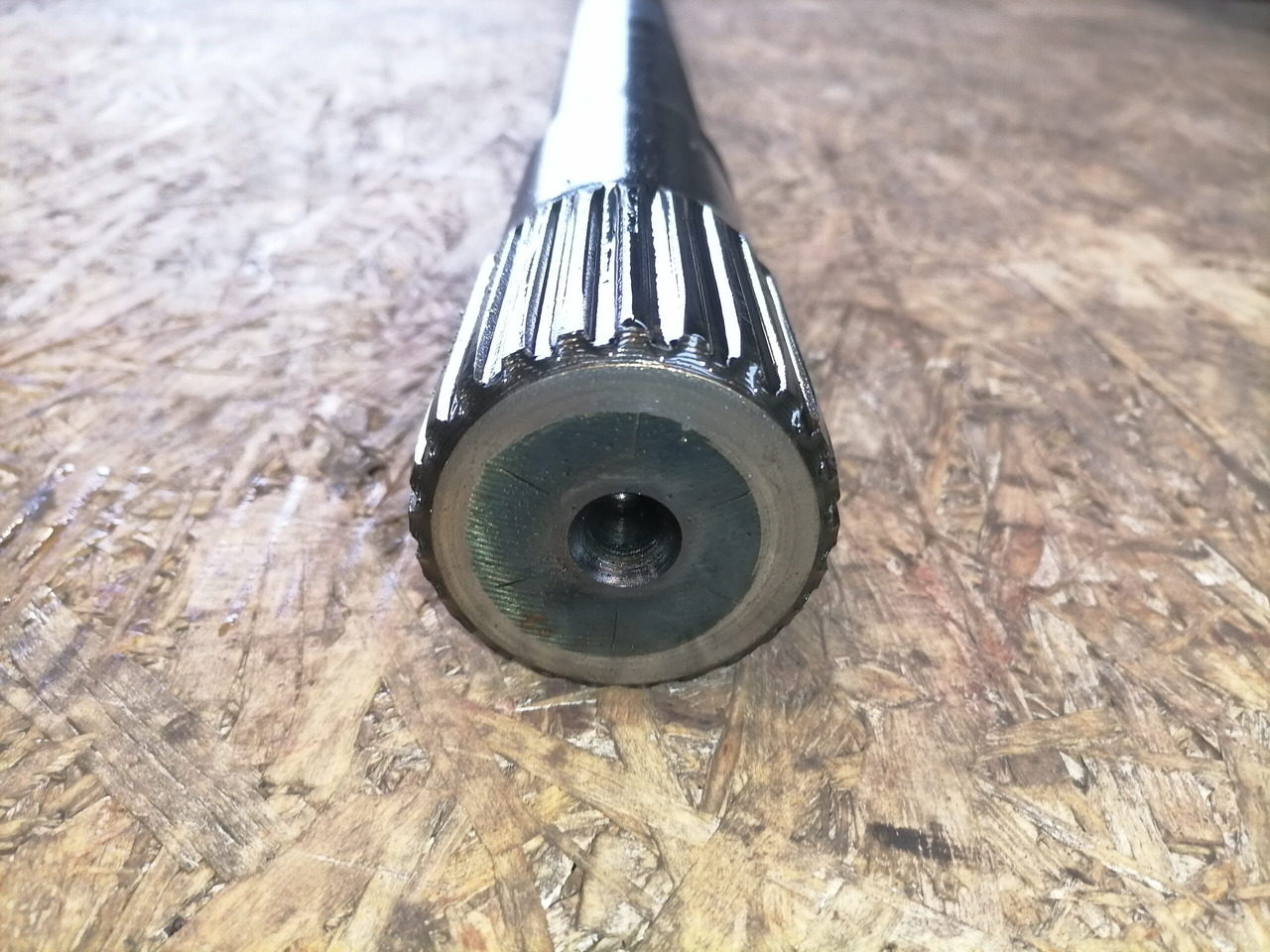 Scania Drive shaft 1368178 - Semi eixo para Camião: foto 3 Scania Drive shaft 1368178 - Semi eixo para Camião: foto 3