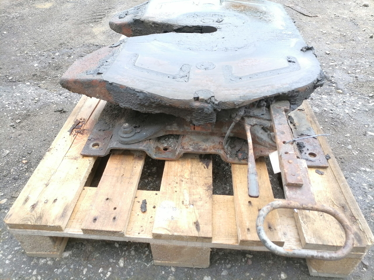 Scania Fifht wheel 1433906 - Quinta-roda para Camião: foto 3 Scania Fifht wheel 1433906 - Quinta-roda para Camião: foto 3