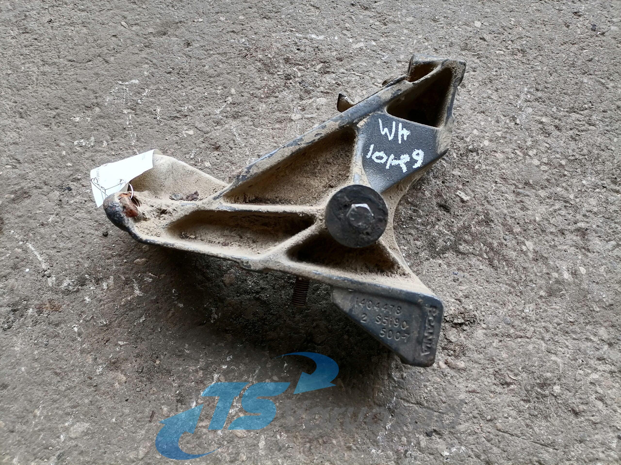 Scania Front bumper carrier 1404478 - Para-choque para Camião: foto 1 Scania Front bumper carrier 1404478 - Para-choque para Camião: foto 1