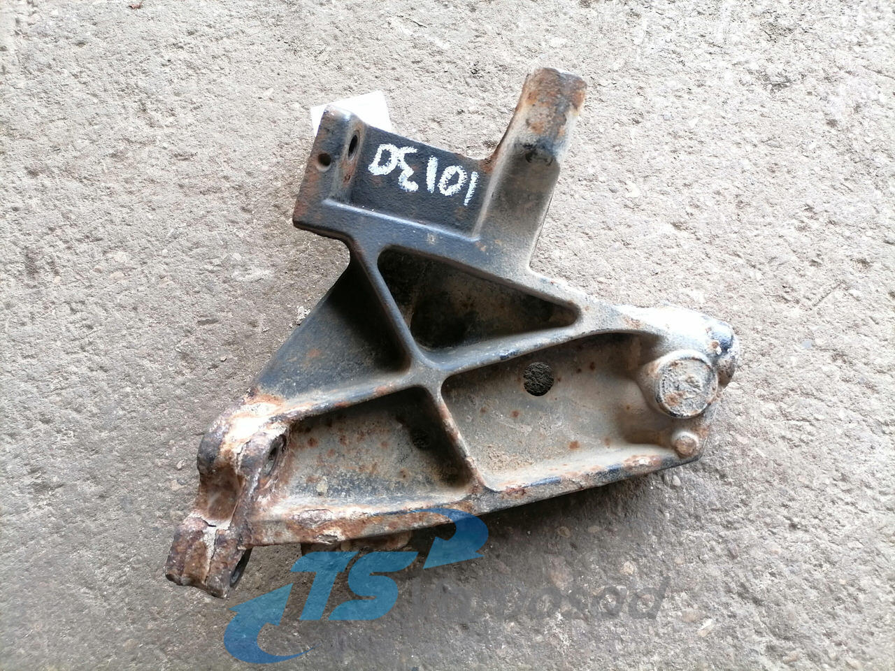 Scania Front bumper carrier 1431601 - Para-choque para Camião: foto 3 Scania Front bumper carrier 1431601 - Para-choque para Camião: foto 3
