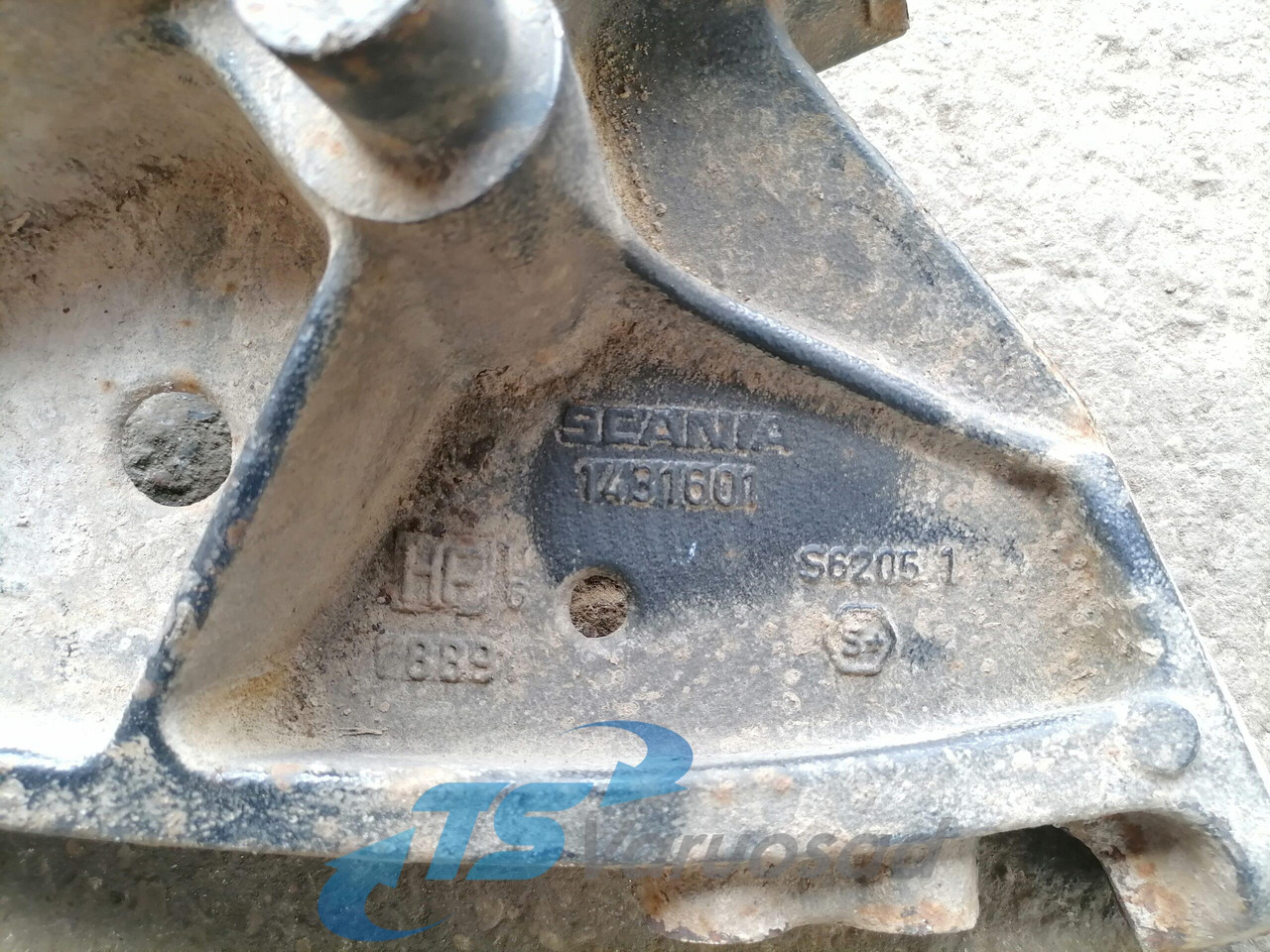 Scania Front bumper carrier 1431601 - Para-choque para Camião: foto 2 Scania Front bumper carrier 1431601 - Para-choque para Camião: foto 2