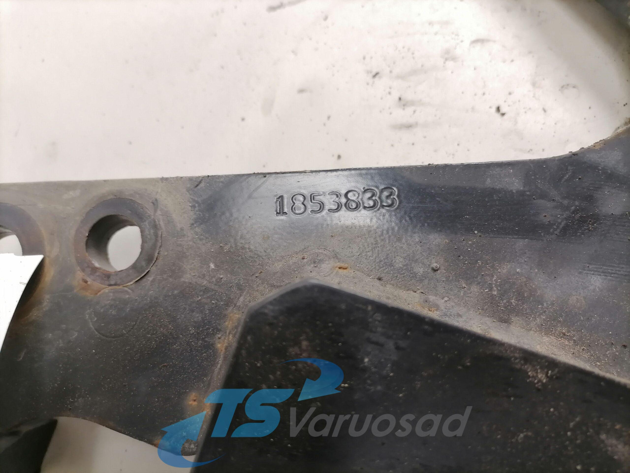 Scania Front bumper carrier 1853833 - Para-choque para Camião: foto 3 Scania Front bumper carrier 1853833 - Para-choque para Camião: foto 3