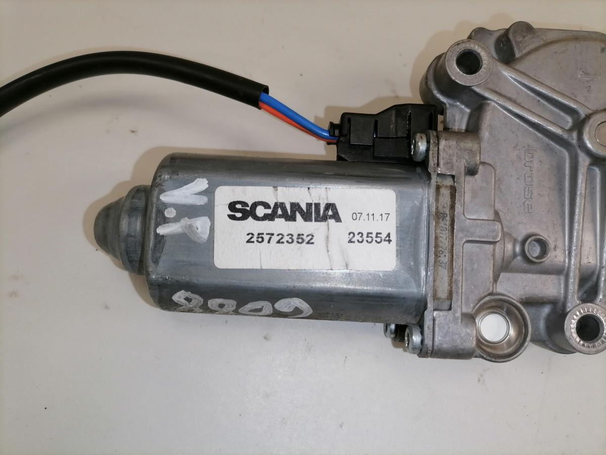 Scania Glass lift 2572352 - Vidro e peças para Camião: foto 4 Scania Glass lift 2572352 - Vidro e peças para Camião: foto 4