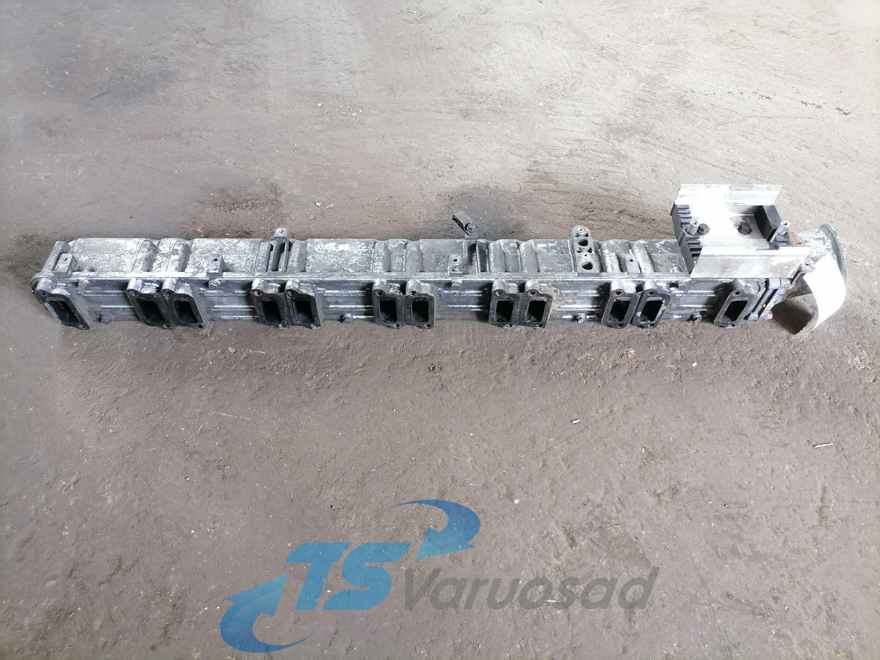 Scania Intake mainfold 1390209 - Coletor de admissão para Camião: foto 2 Scania Intake mainfold 1390209 - Coletor de admissão para Camião: foto 2