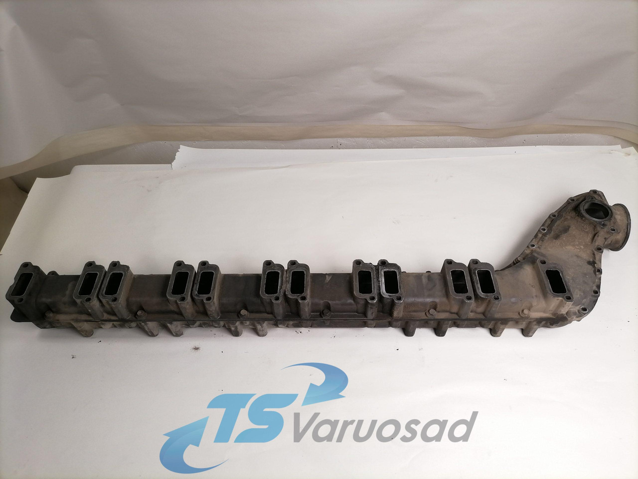 Scania Intake mainfold 1493717 - Coletor de admissão para Camião: foto 2 Scania Intake mainfold 1493717 - Coletor de admissão para Camião: foto 2