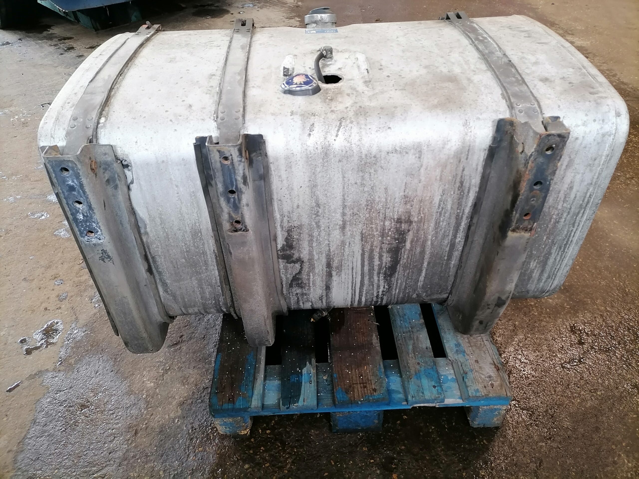 Scania Kütusepaak 500L 1517307 - Tanque de combustível para Camião: foto 3 Scania Kütusepaak 500L 1517307 - Tanque de combustível para Camião: foto 3