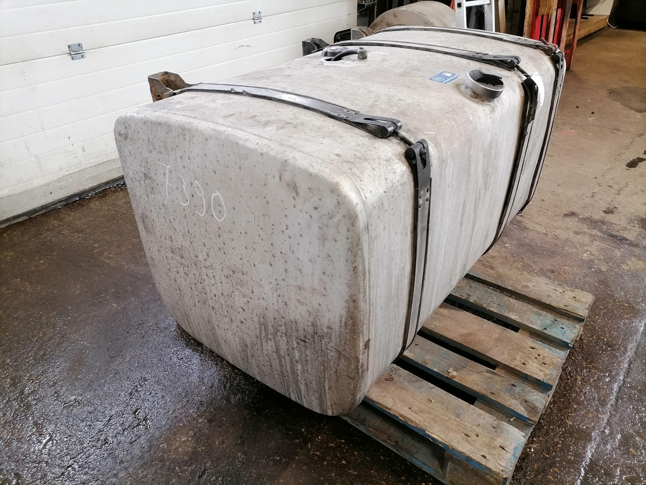 Scania Kütusepaak 500L 1517307 - Tanque de combustível para Camião: foto 5 Scania Kütusepaak 500L 1517307 - Tanque de combustível para Camião: foto 5