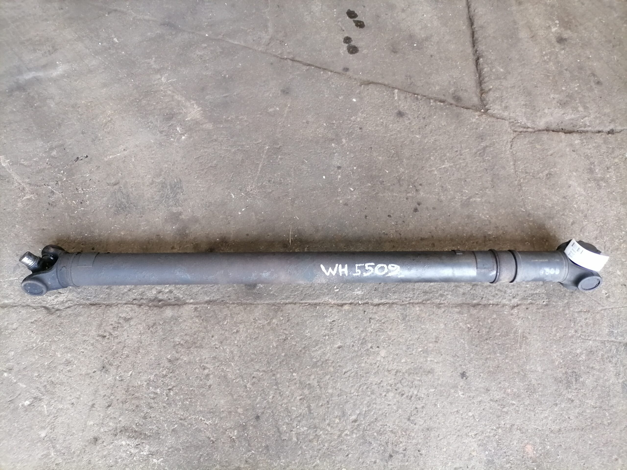 Scania Propeller shaft 1758616 - Veio de transmissão para Camião: foto 2 Scania Propeller shaft 1758616 - Veio de transmissão para Camião: foto 2
