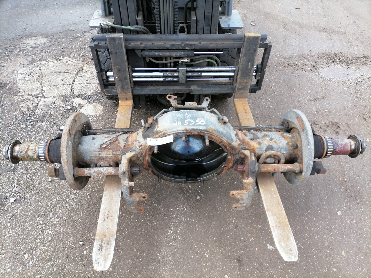Scania Rear axel housing 1413991 - Eixo e peças para Camião: foto 1 Scania Rear axel housing 1413991 - Eixo e peças para Camião: foto 1