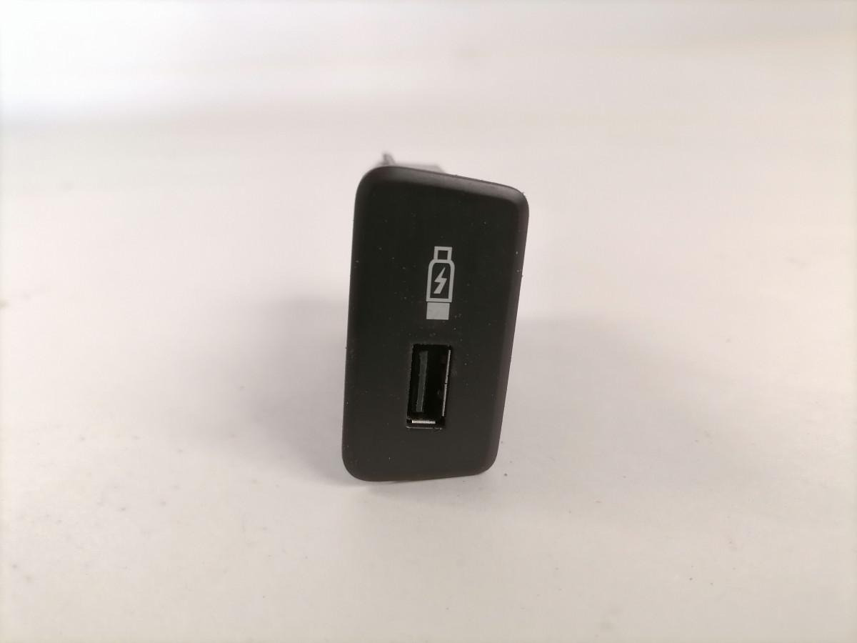 Scania USB pistiku paneel 2554704 - Sistema elétrico para Camião: foto 2 Scania USB pistiku paneel 2554704 - Sistema elétrico para Camião: foto 2