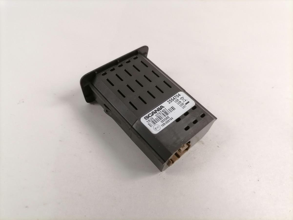 Scania USB pistiku paneel 2554704 - Sistema elétrico para Camião: foto 4 Scania USB pistiku paneel 2554704 - Sistema elétrico para Camião: foto 4