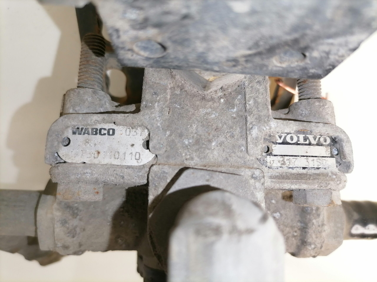Volvo Air pressure control valve 3173150 - Válvula de freio para Camião: foto 3 Volvo Air pressure control valve 3173150 - Válvula de freio para Camião: foto 3