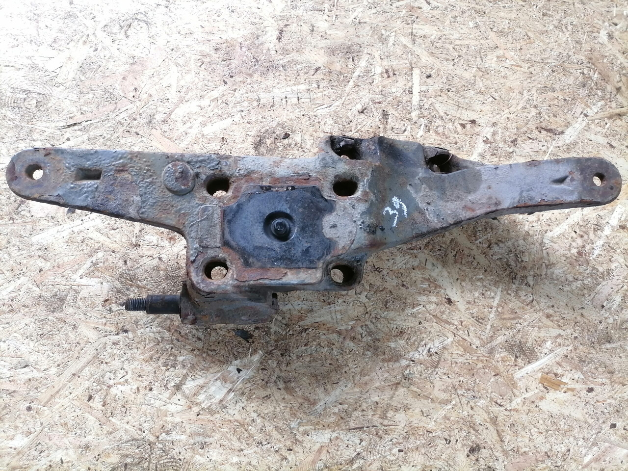 Volvo Air suspension bracket 20428752 - Eixo e peças para Camião: foto 3 Volvo Air suspension bracket 20428752 - Eixo e peças para Camião: foto 3